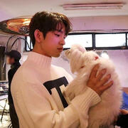 jinyoung with a dog